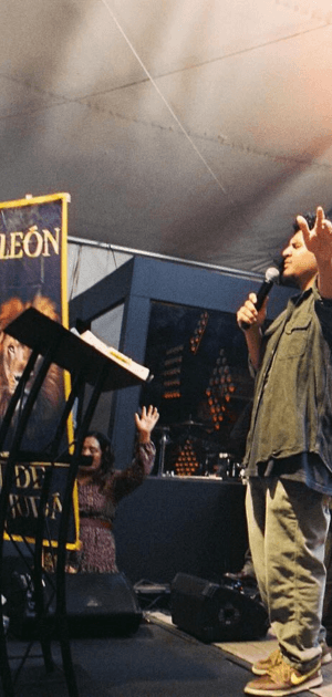 Israel Lopez Ministrando CDD Imagen